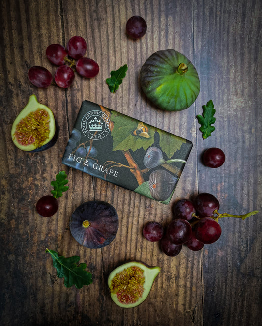 The English Soap Company Kew Gardens Fig & Grape Soap Bar 240g