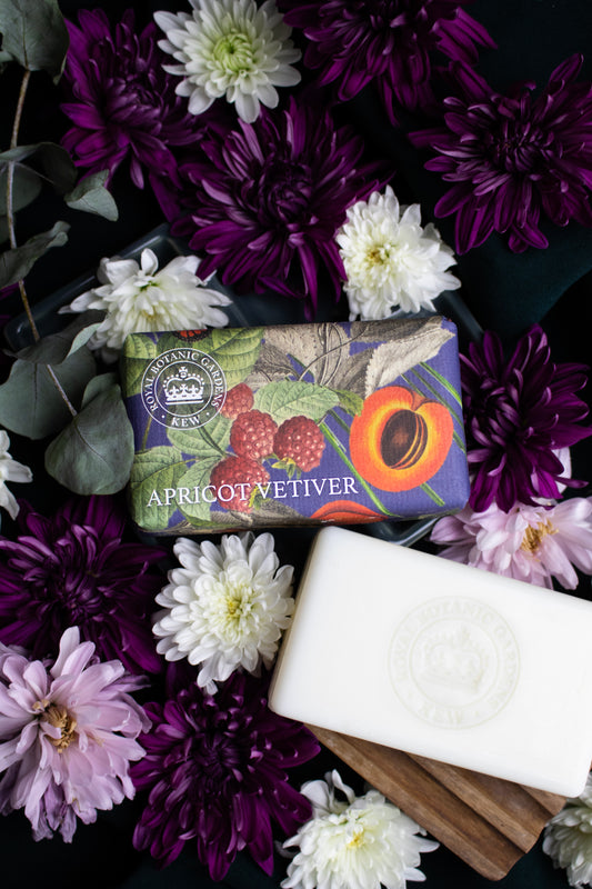 The English Soap Company Kew Gardens Apricot Vetiver Soap Bar 240g